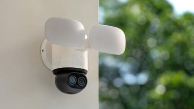 Reolink TrackFlex Floodlight: 360° AI-Powered Security Lights Up Your Home's Perimeter